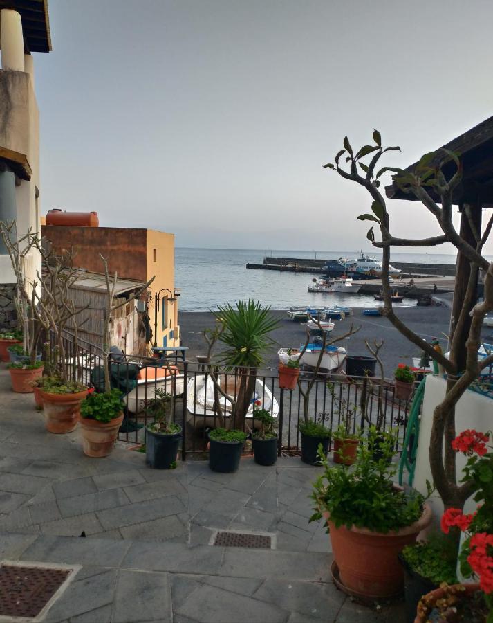 Perla Spiaggia Leni Exterior photo